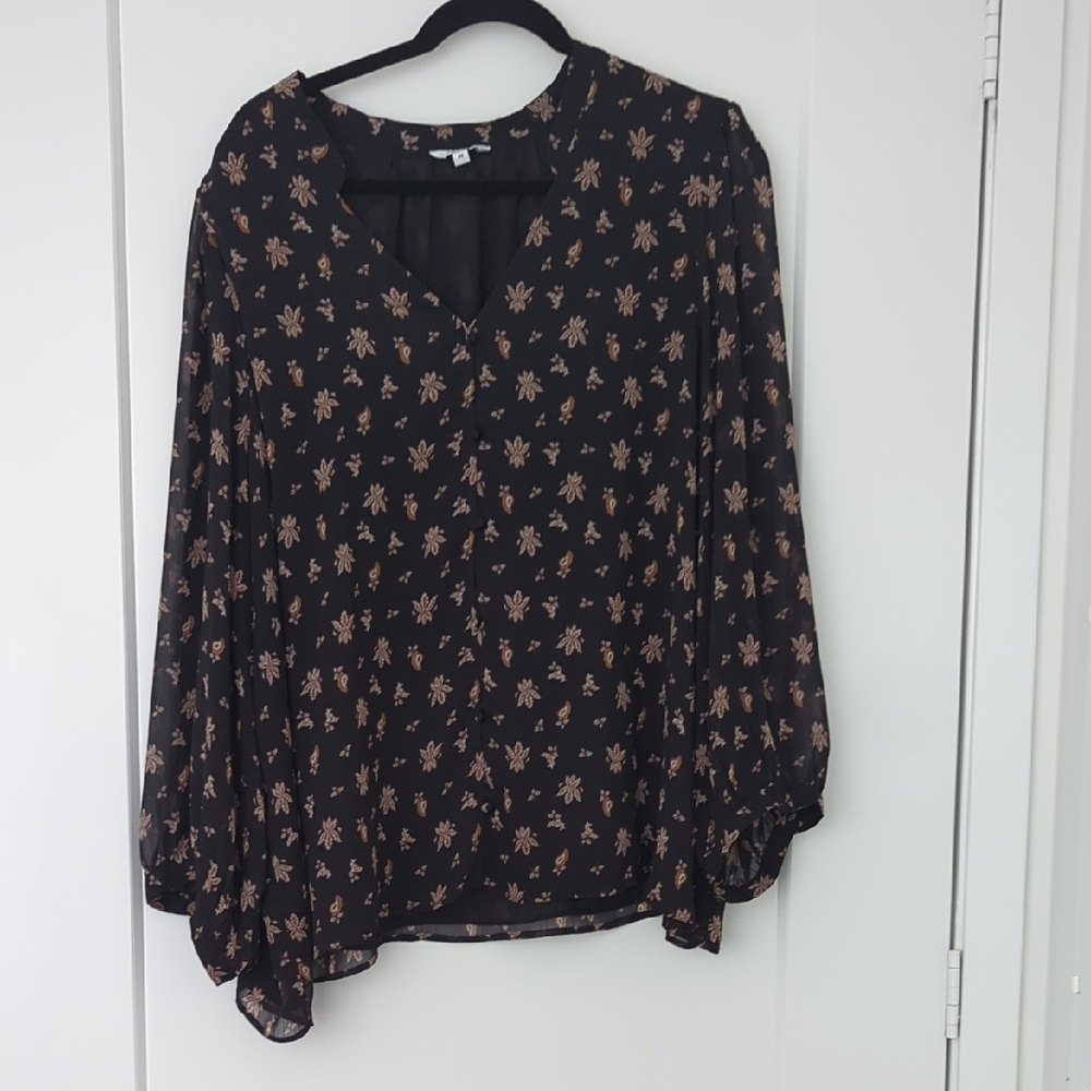 Black Floral Long-Sleeve V-Neck Blouse - Women's Top